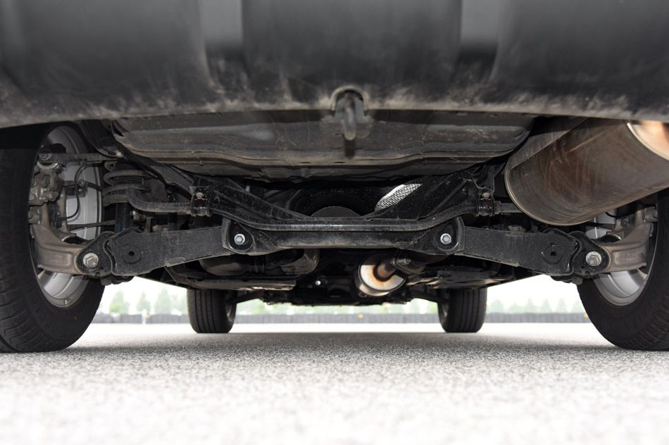 2017款 1.5T 自动两驱尊贵型 引擎地盘