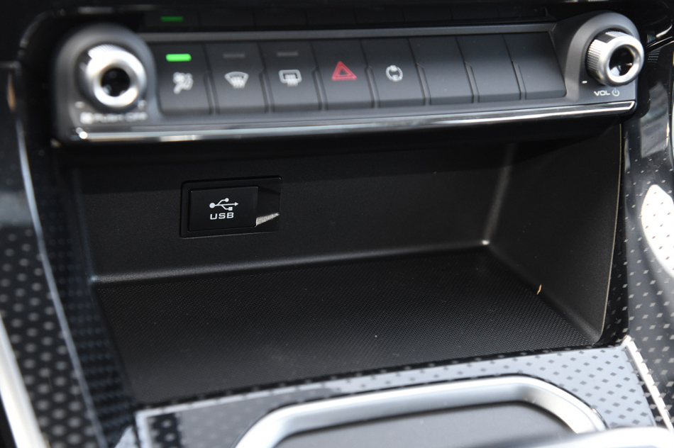 2021款 PLUS 1.5T DCT豪华智联型 内饰