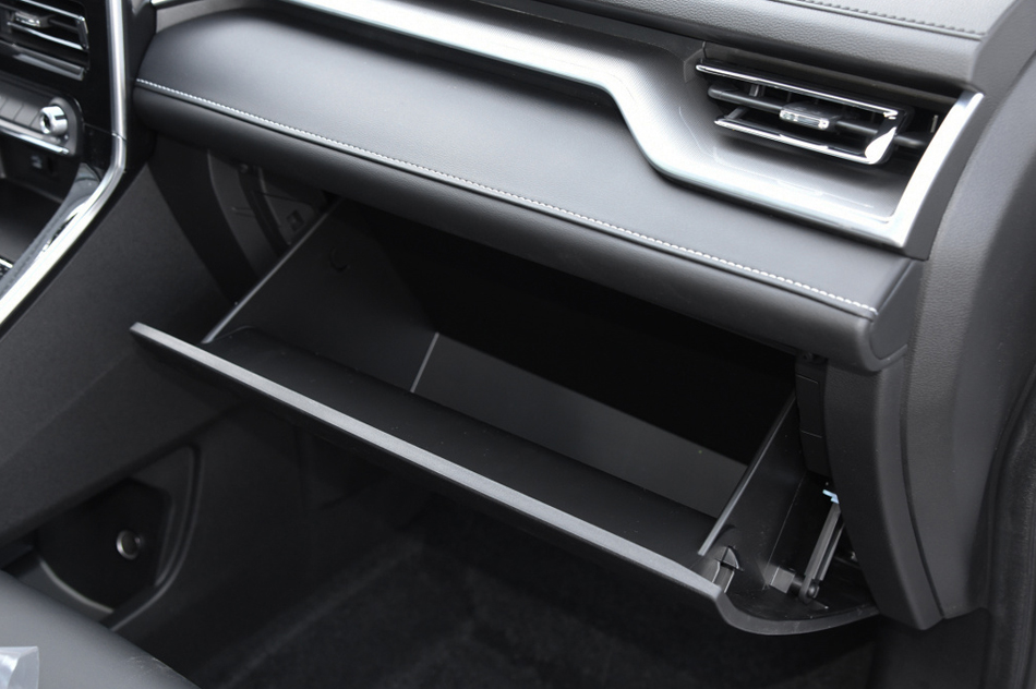 2021款 PLUS 1.5T DCT豪华智联型 内饰