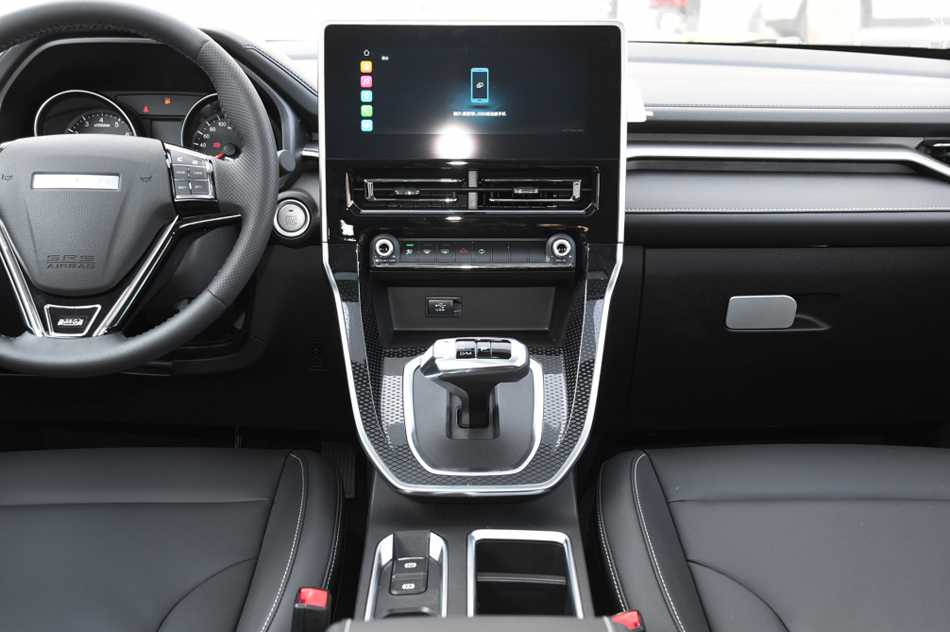 2021款 PLUS 1.5T DCT豪华智联型 内饰