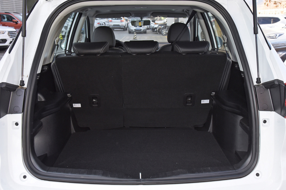 2021款 PLUS 1.5T DCT豪华智联型 座椅空间