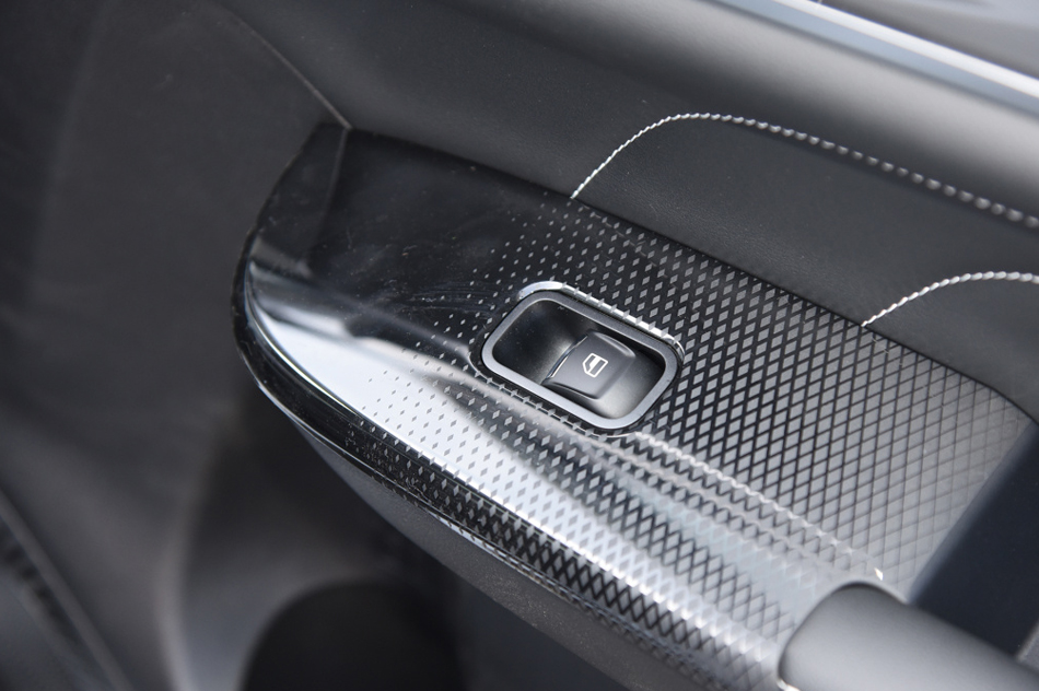 2021款 PLUS 1.5T DCT豪华智联型 座椅空间