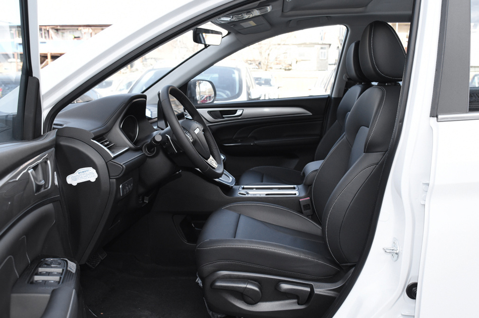 2021款 PLUS 1.5T DCT豪华智联型 座椅空间