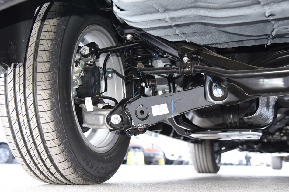 2021款 PLUS 1.5T DCT豪华智联型 引擎底盘