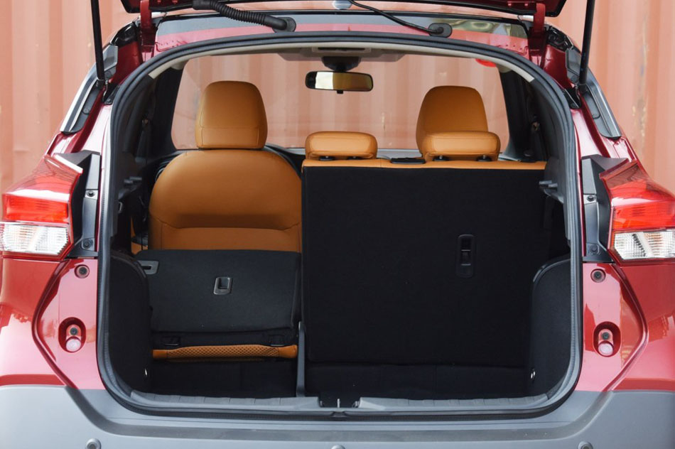 2017款 1.5L CVT智领版 座椅空间