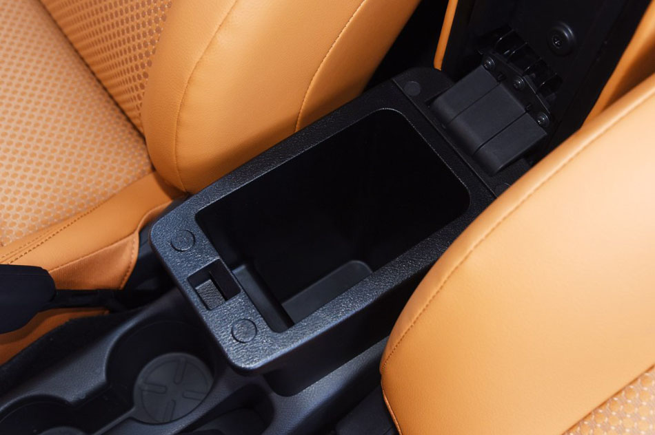 2017款 1.5L CVT智领版 座椅空间