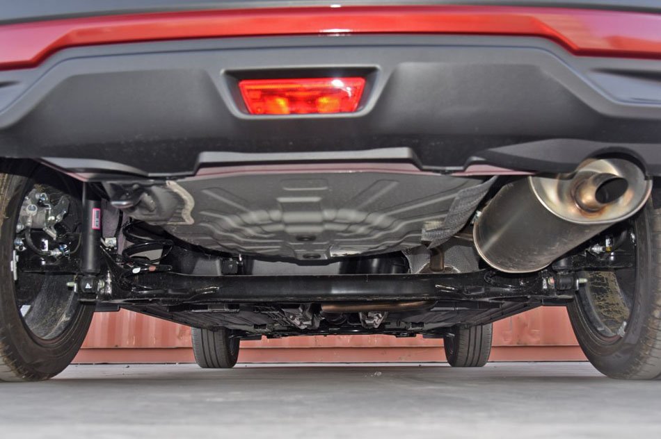 2017款 1.5L CVT智领版 引擎地盘