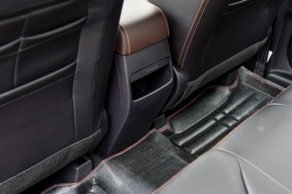 2017款 150N 手动舒适版 座椅空间