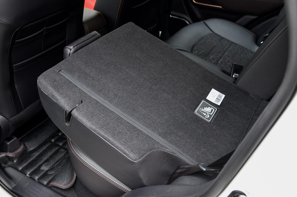 2017款 150N 手动舒适版 座椅空间