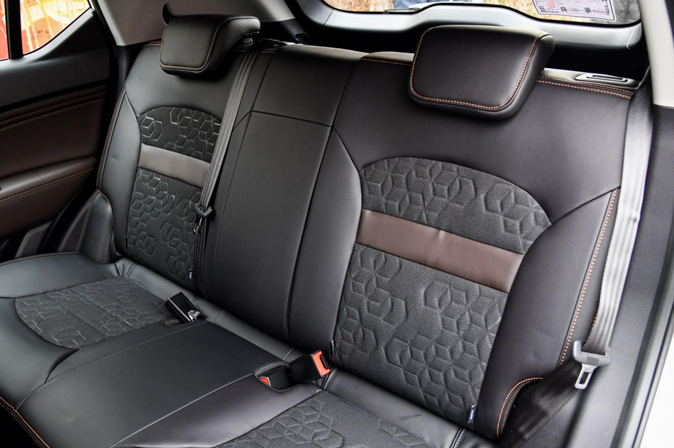 2017款 150N 手动舒适版 座椅空间