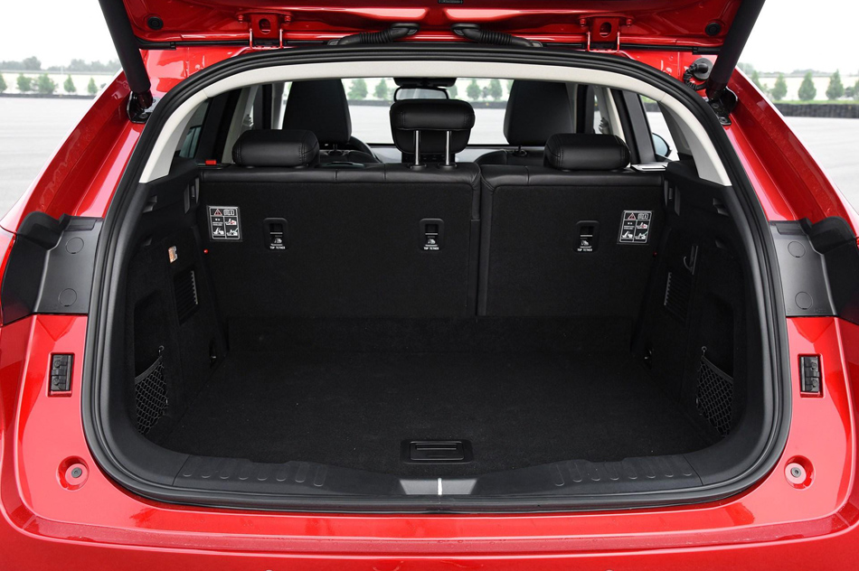 2017款 2.0T 超豪型 座椅空间