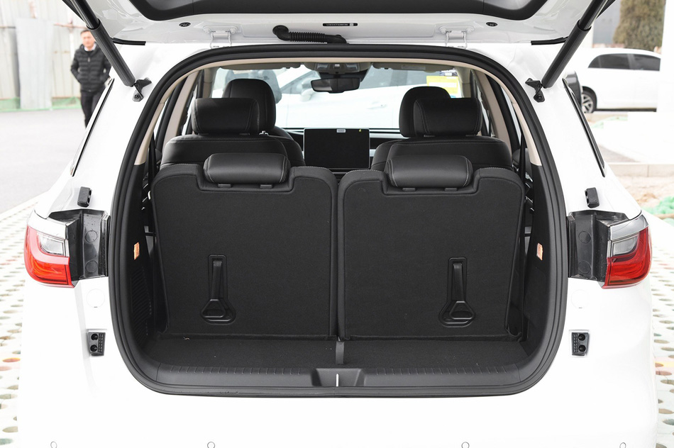 2019款 1.5T 自动智联睿动型 6座 国V 座椅空间