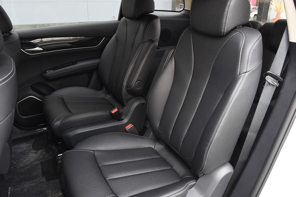 2019款 1.5T 自动智联睿动型 6座 国V 座椅空间