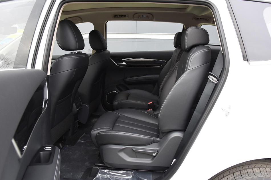 2019款 1.5T 自动智联睿动型 6座 国V 座椅空间