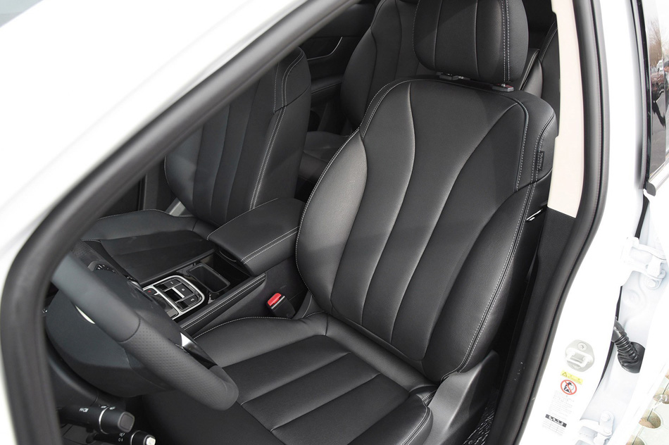 2019款 1.5T 自动智联睿动型 6座 国V 座椅空间