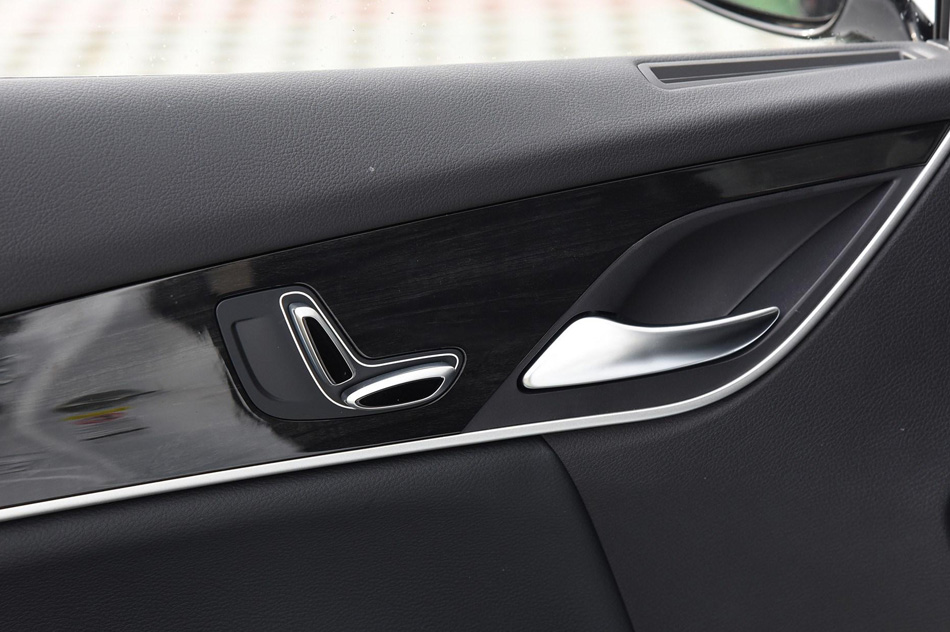 2019款 1.5T 自动智联睿动型 6座 国V 座椅空间