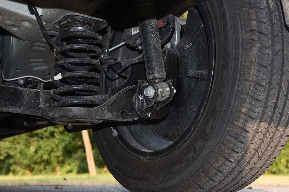 2019款 1.5L CVT智耀版 引擎底盘