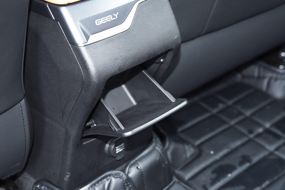 2018款 1.4T CVT锋睿型 座椅空间