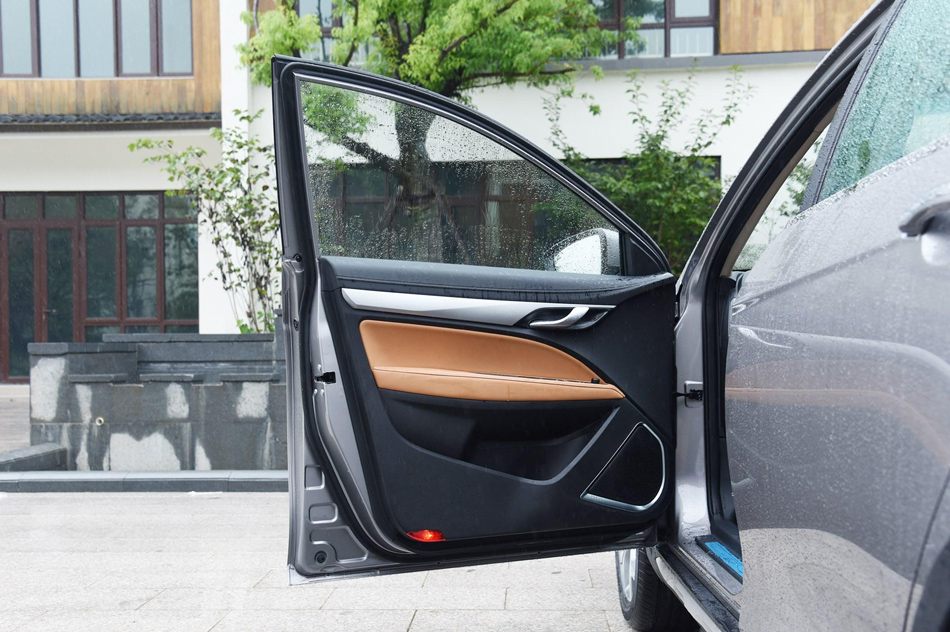 2018款 1.4T CVT锋睿型 座椅空间