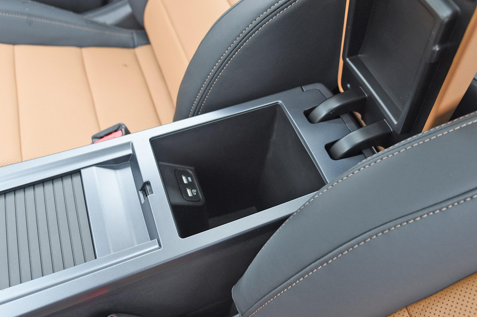 2018款 1.4T CVT锋睿型 座椅空间