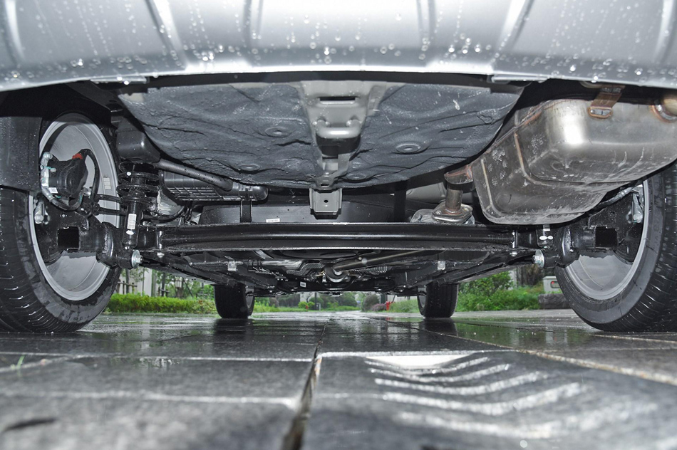 2018款 1.4T CVT锋睿型 引擎底盘