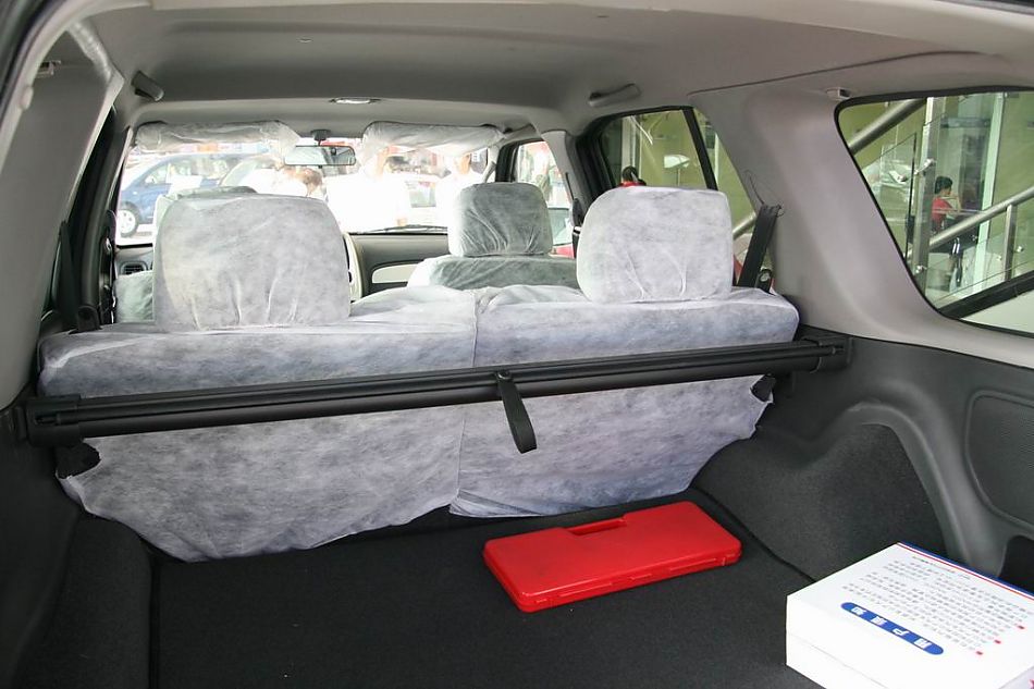 郑州日产帕拉丁内饰