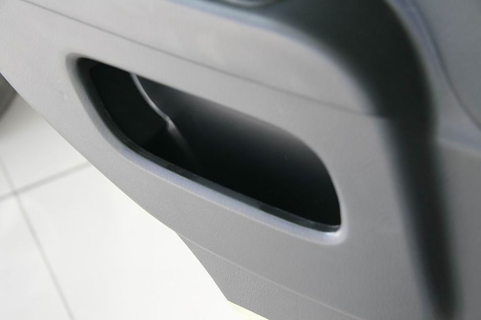 郑州日产帕拉丁车门内部