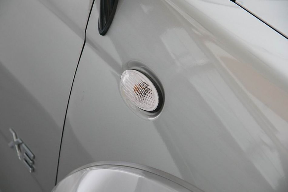 郑州日产帕拉丁外观