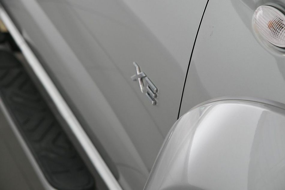 郑州日产帕拉丁外观