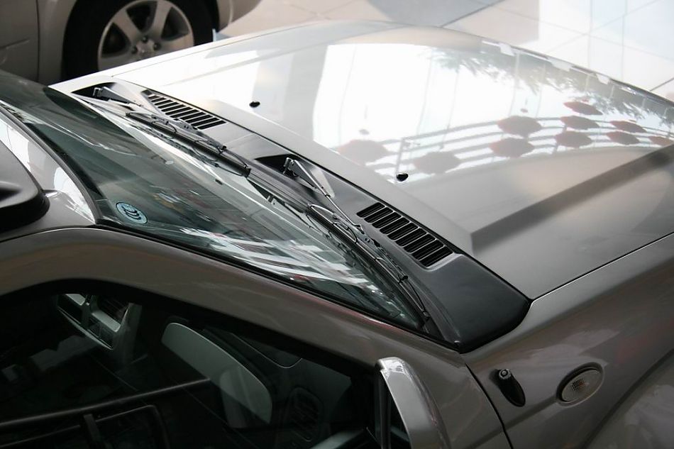 郑州日产帕拉丁外观