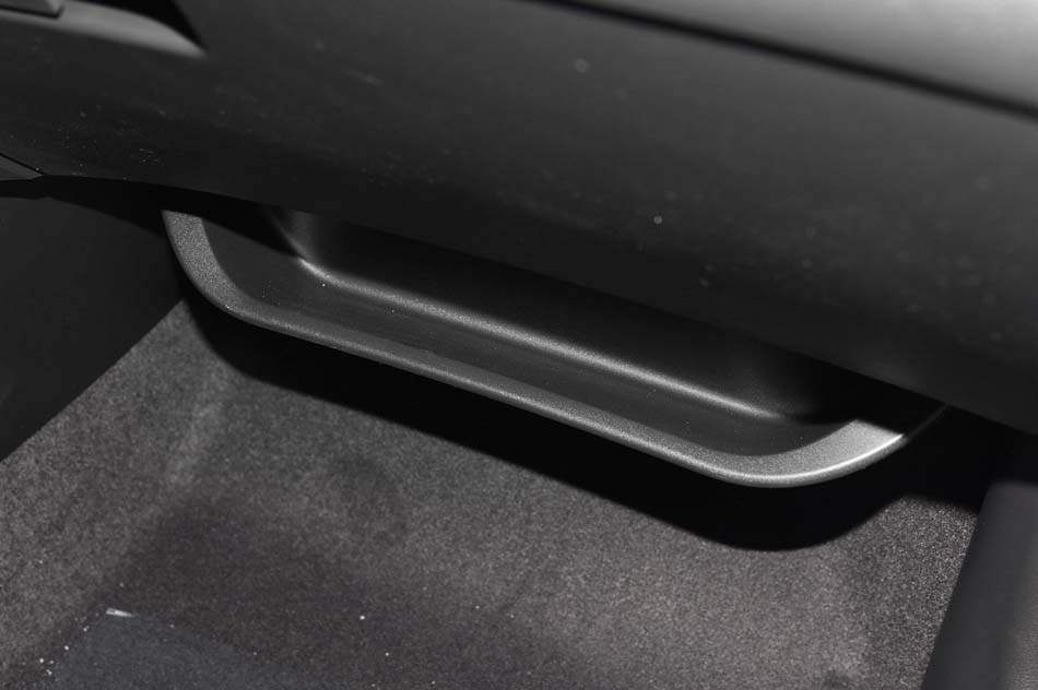 2019款 18T 自动互联精英型 内饰