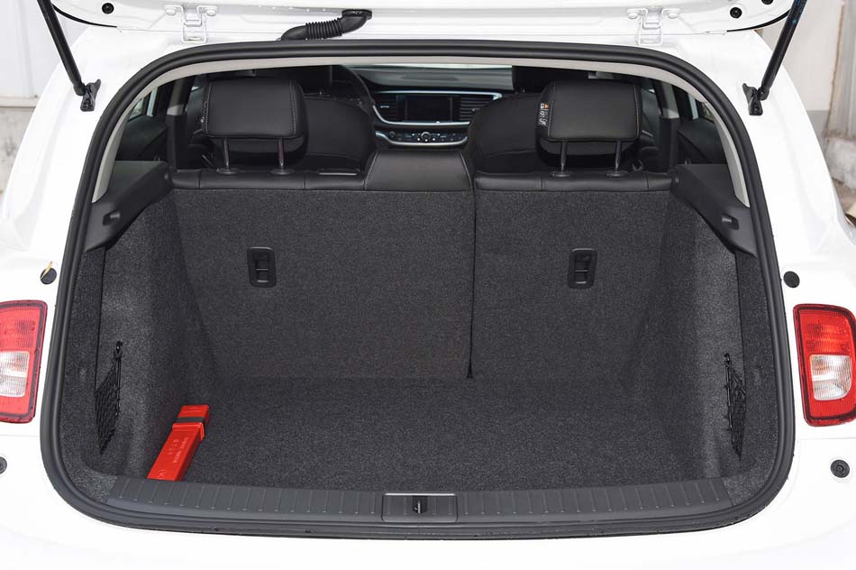 2019款 18T 自动互联精英型 座椅空间