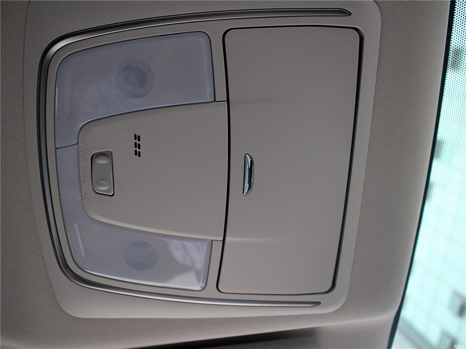 2019款启辰D60 座椅空间