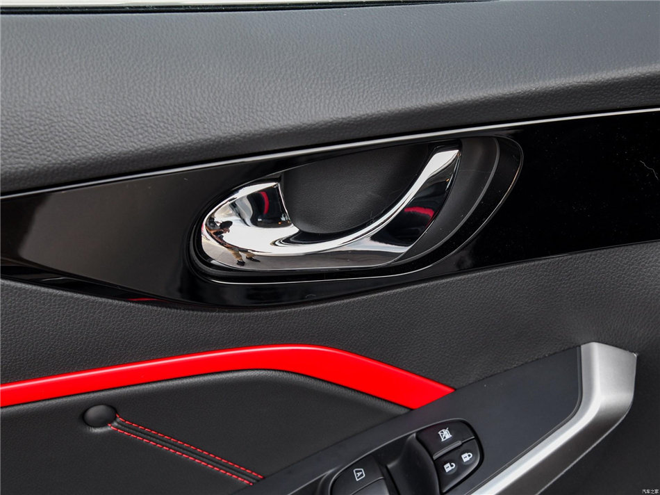 2019款启辰D60 座椅空间