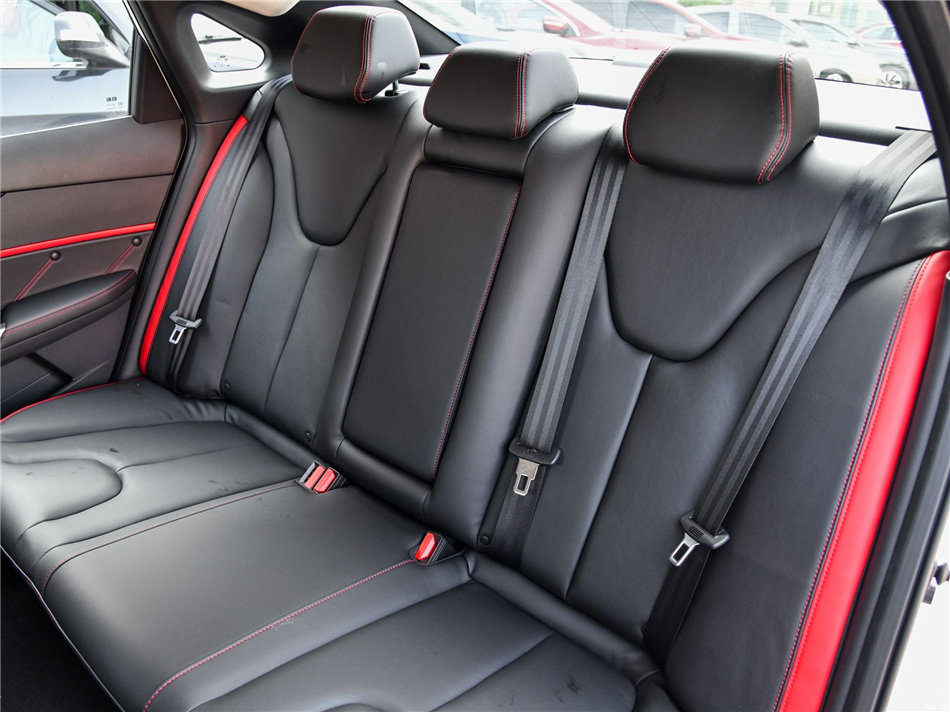 2019款启辰D60 座椅空间
