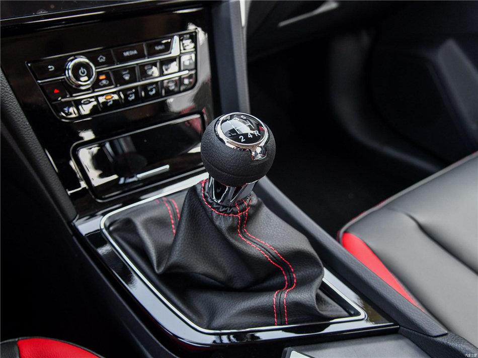 2019款启辰D60 内饰功能