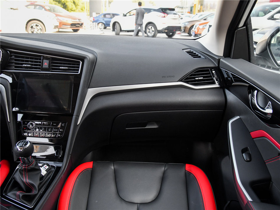 2019款启辰D60 内饰功能