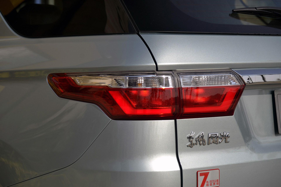 2018款 1.8L CVT智联型 7座 细节