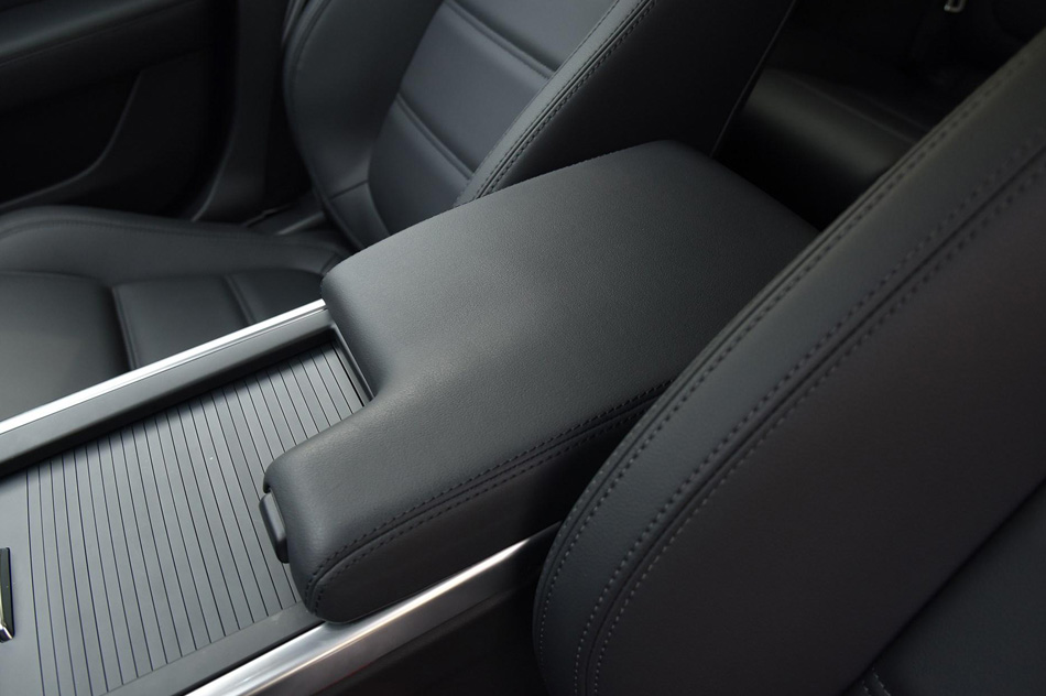 2020款 2.0T 200PS S进取优雅版 座椅空间