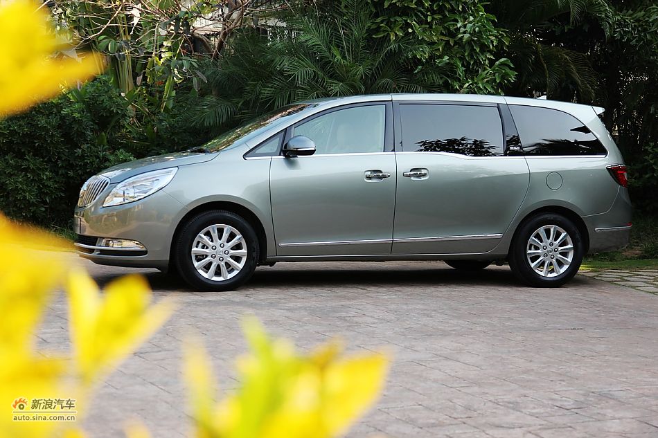 2011款别克GL8豪华商务车3.0 XT外观图片