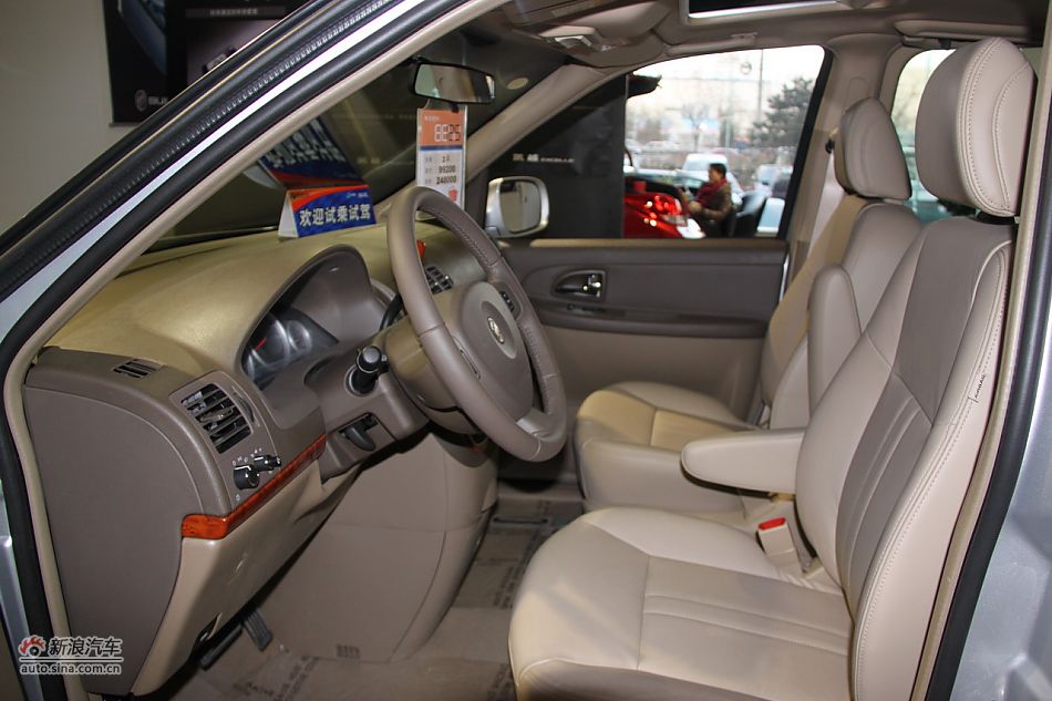2011款别克GL8商务车到店实拍