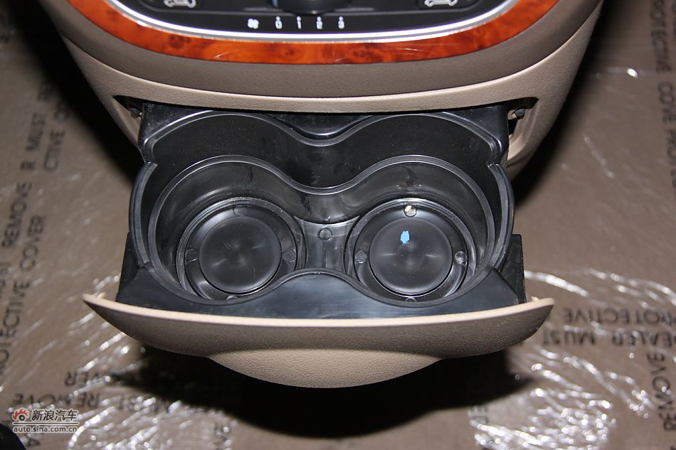 2011款别克GL8商务车到店实拍