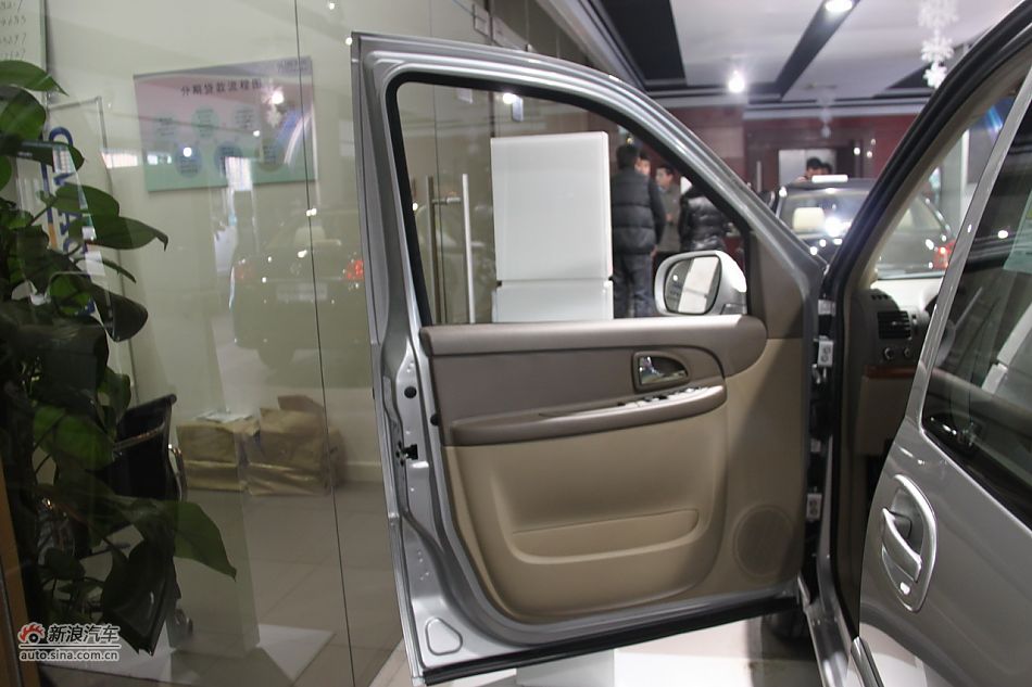 2011款别克GL8商务车到店实拍