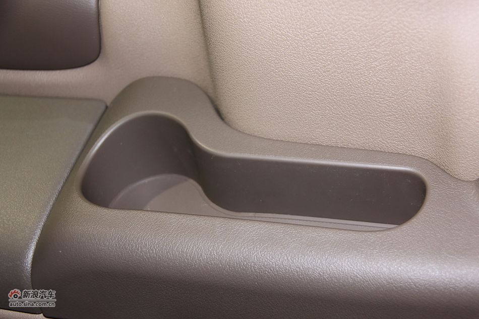 2011款别克GL8商务车到店实拍