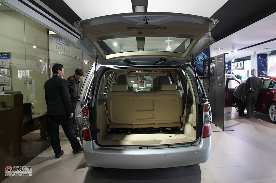 2011款别克GL8商务车到店实拍