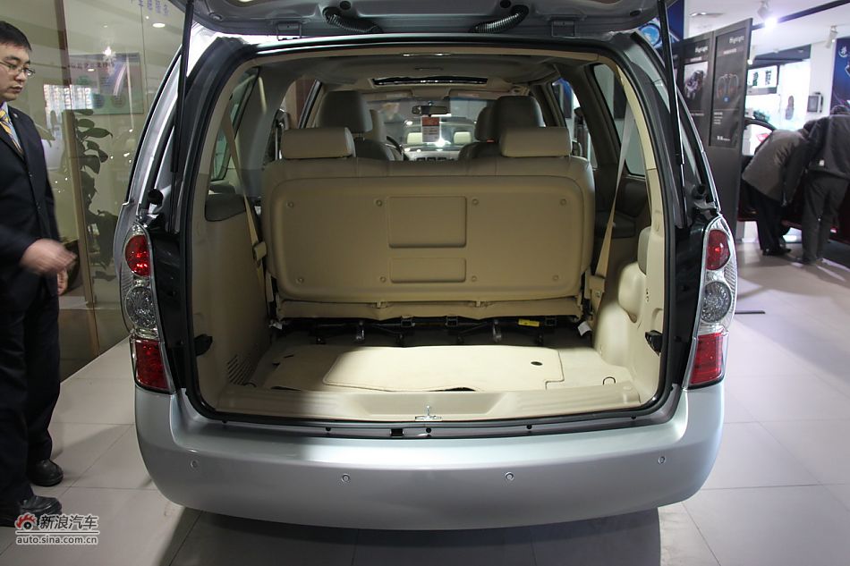 2011款别克GL8商务车到店实拍