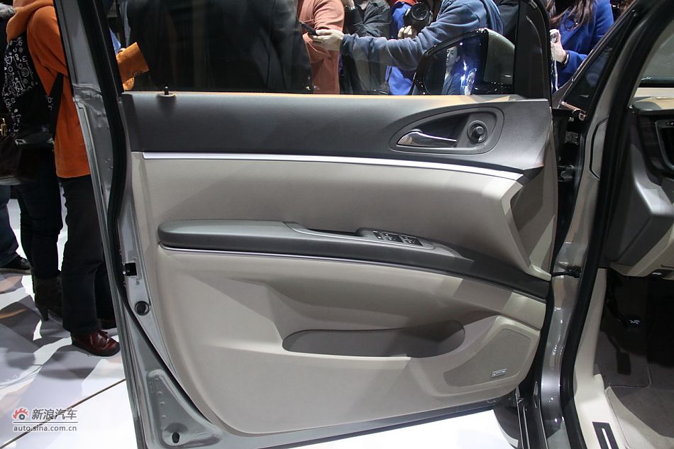 别克GL8内饰实拍