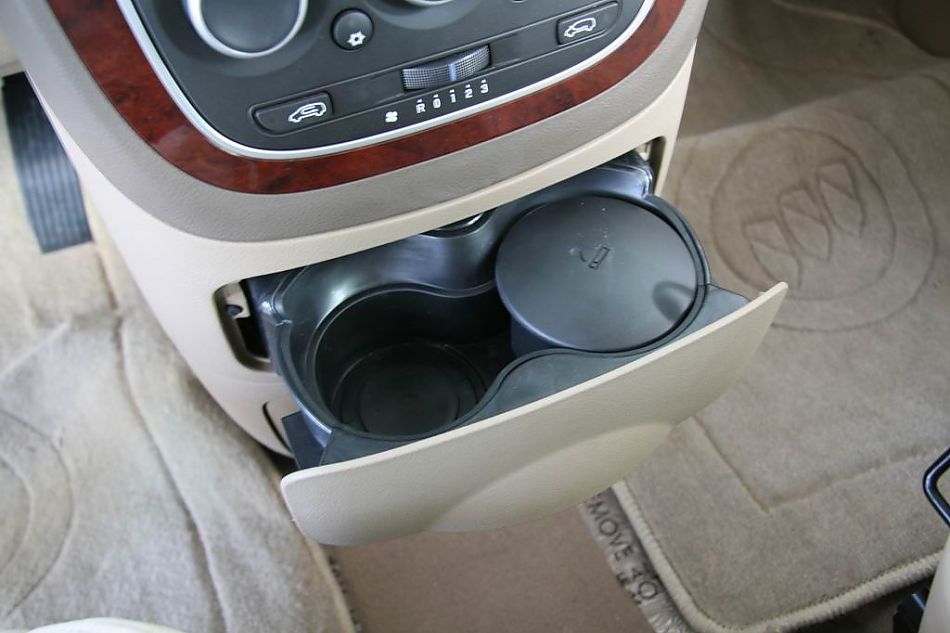 上海通用GL8陆尊内饰