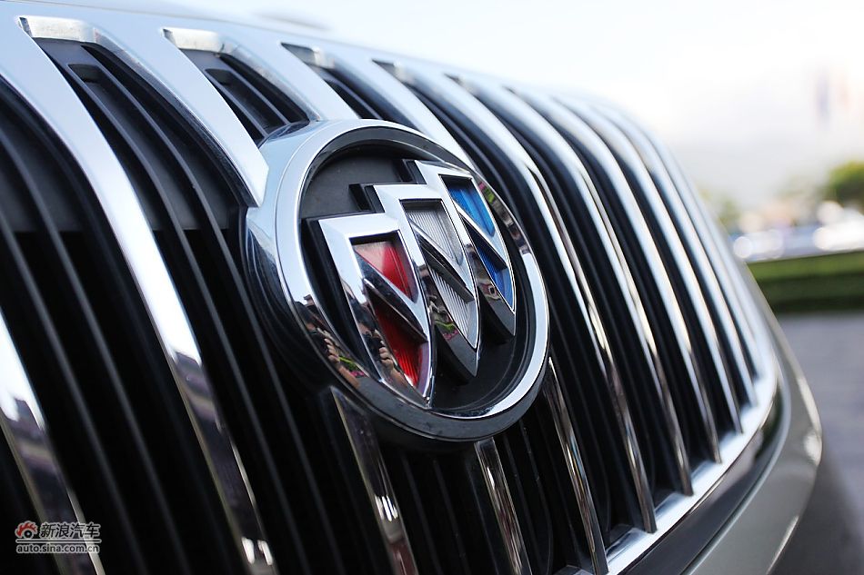 2011款别克GL8豪华商务车3.0 XT外观图片