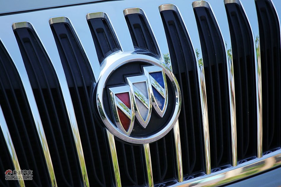 2011款别克GL8豪华商务车3.0 XT外观图片